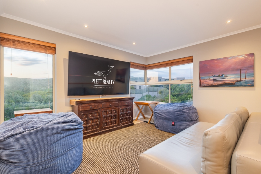 5 Bedroom Property for Sale in Whale Rock Beach Western Cape